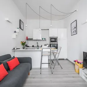 The Minimal Chic - Isola District Apartment Milan