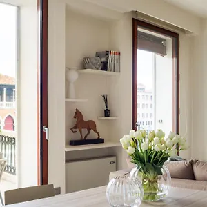 Grand Canal Luxury With Terrace R&r Apartment Venice